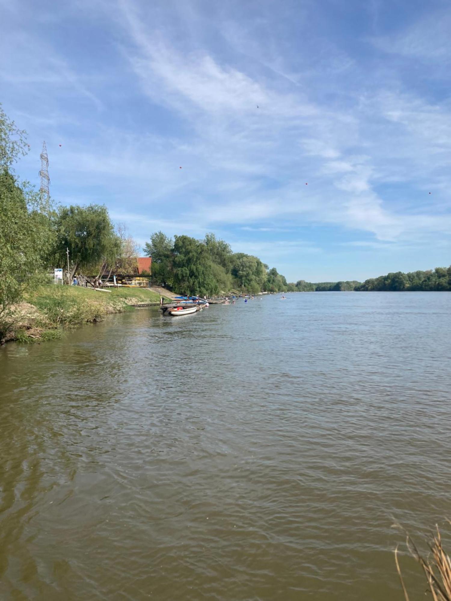 Apartamento Tavaszpart Vendeghaz Szeged Exterior foto