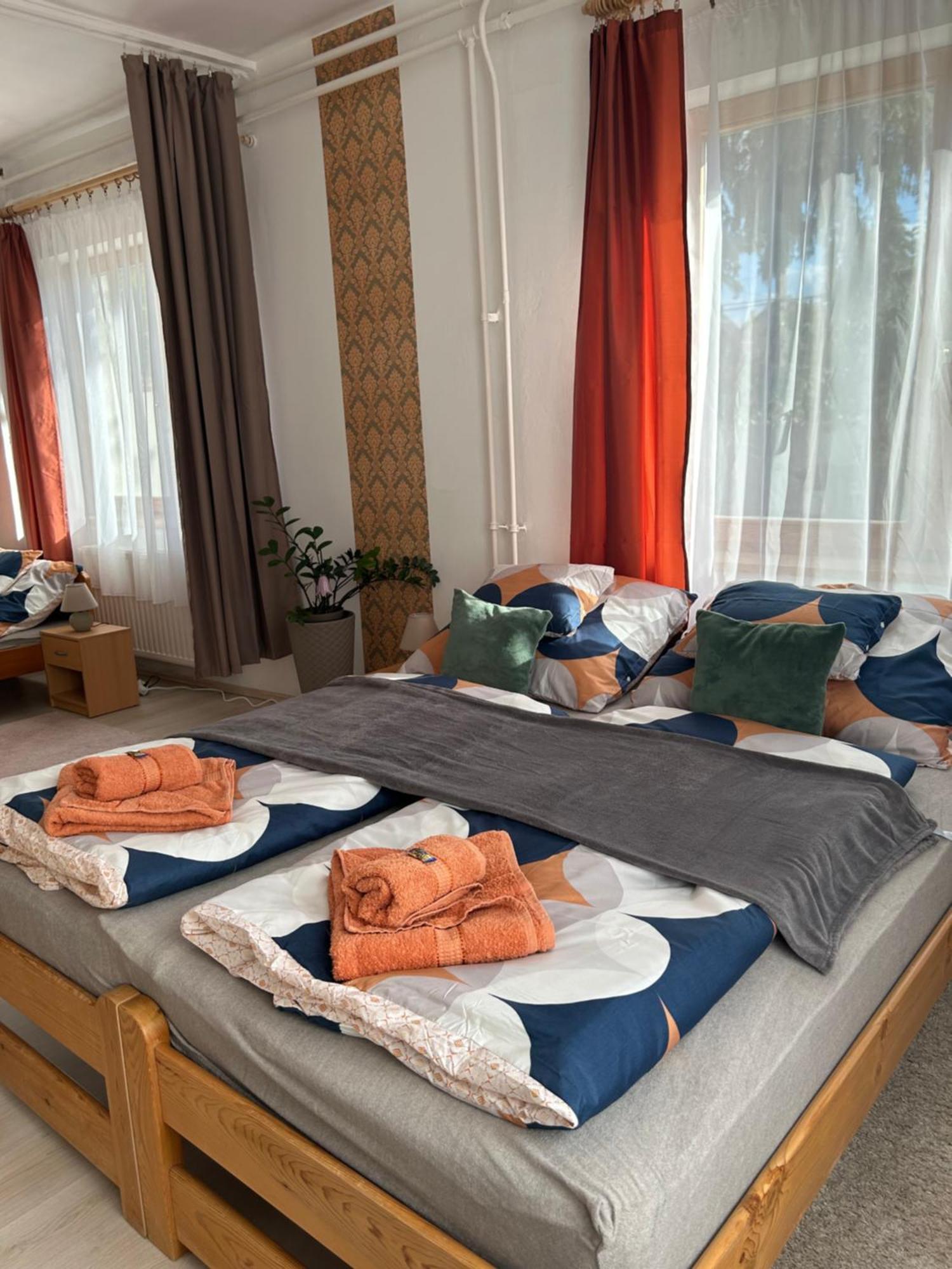 Apartamento Tavaszpart Vendeghaz Szeged Exterior foto