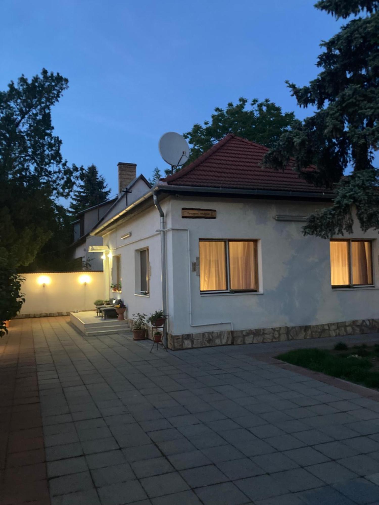 Apartamento Tavaszpart Vendeghaz Szeged Exterior foto
